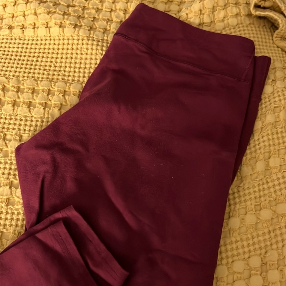 p a c t  On The Go-To Leggings NWOT